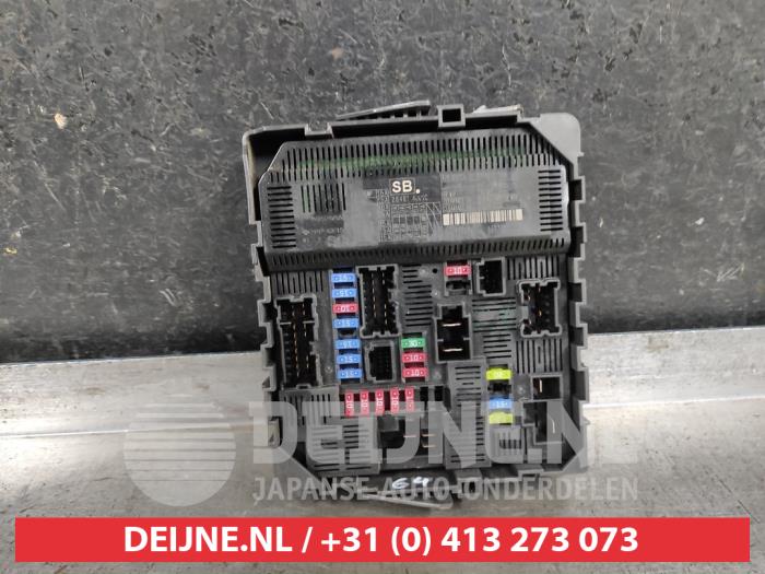 Nissan Navara Fuse box O628220