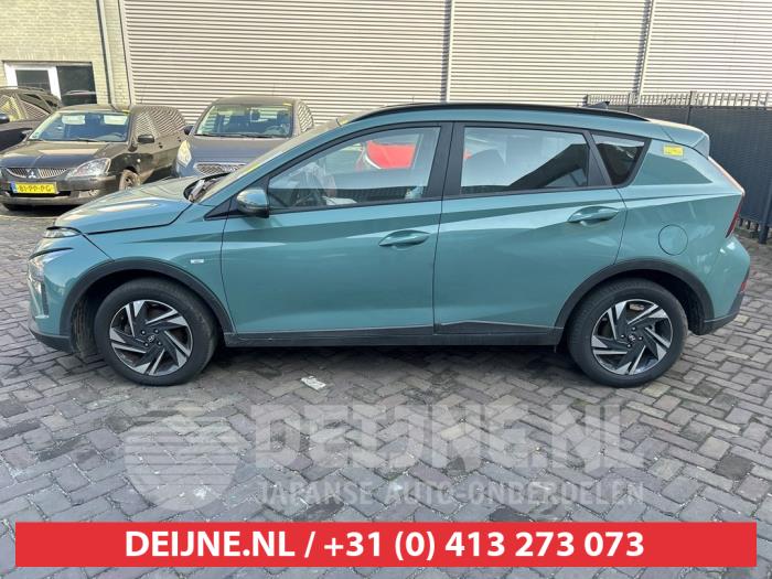 Extra Ruit 4Deurs links-achter van een Hyundai Bayon 1.0 T-GDI 12V Mild Hybrid 48V 2022