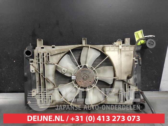 Gebruikte Radiateur Toyota Corolla (E12) 1.6 16V VVT-i Prijs € 35,00 Margeregeling aangeboden door V.Deijne Jap.Auto-onderdelen BV