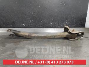 Subaru Impreza Querlenker rechts hinten O628438 foto 2