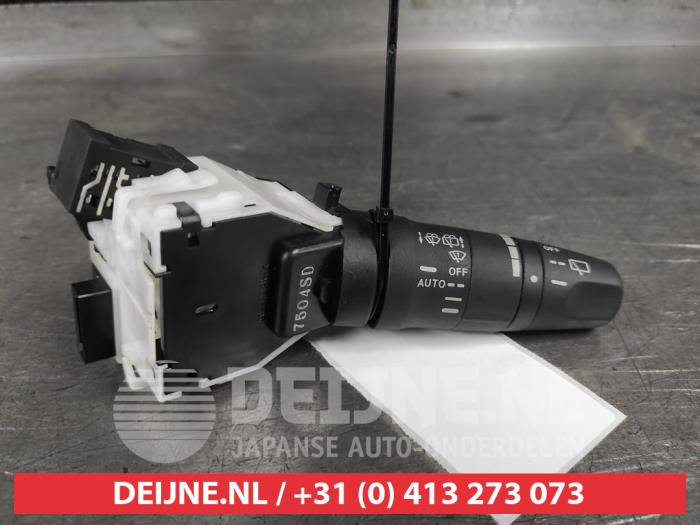 Nissan X-Trail Ruitenwis Schakelaar O628576
