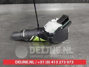 Nissan X-Trail Ruitenwis Schakelaar O628576 foto 2