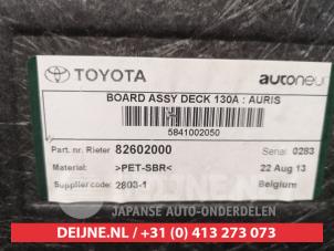 Toyota Auris Vloerplaat bagageruimte O628647 foto 3