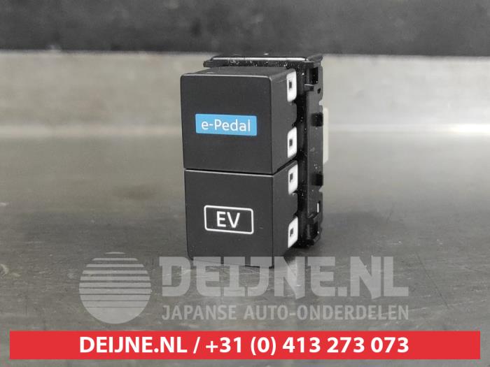 Nissan Qashqai Schalter O628712