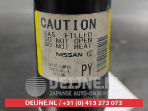 Nissan Qashqai Schokdemper rechts-achter O628734 foto 2