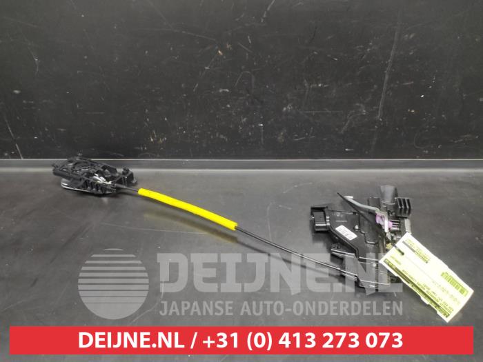 Kia Rio Türschlossmechanik 4-türig links vorne O628749