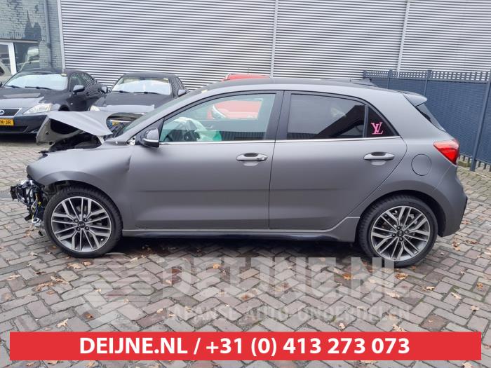 Kia Rio Türscheibe 4-türig links hinten O628752