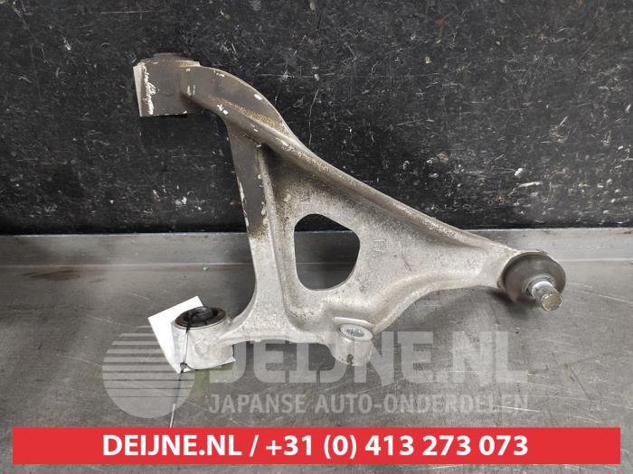 Nissan Qashqai Querlenker rechts hinten O628788