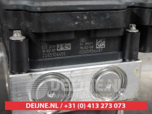 Nissan Micra ABS pump O628921 photo 3