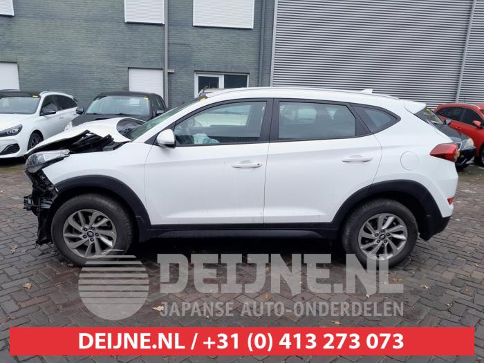 Hyundai Tucson Türscheibe 4-türig links hinten O628931