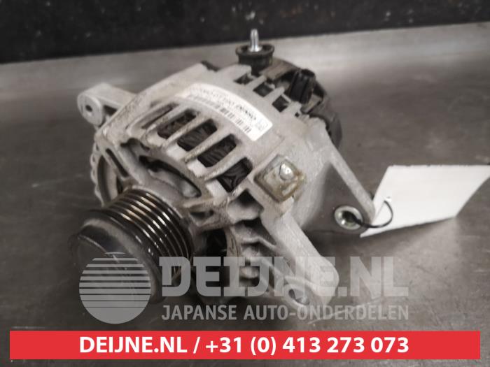 Gebruikte Dynamo Toyota Auris (E18) 1.6 Dual VVT-i 16V Prijs € 75,00 Margeregeling aangeboden door V.Deijne Jap.Auto-onderdelen BV
