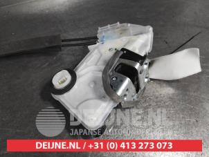 Honda Civic Door lock mechanism 4-door, front left O629560 photo 2