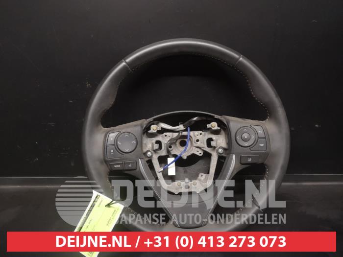 Toyota Auris Steering wheel O629547