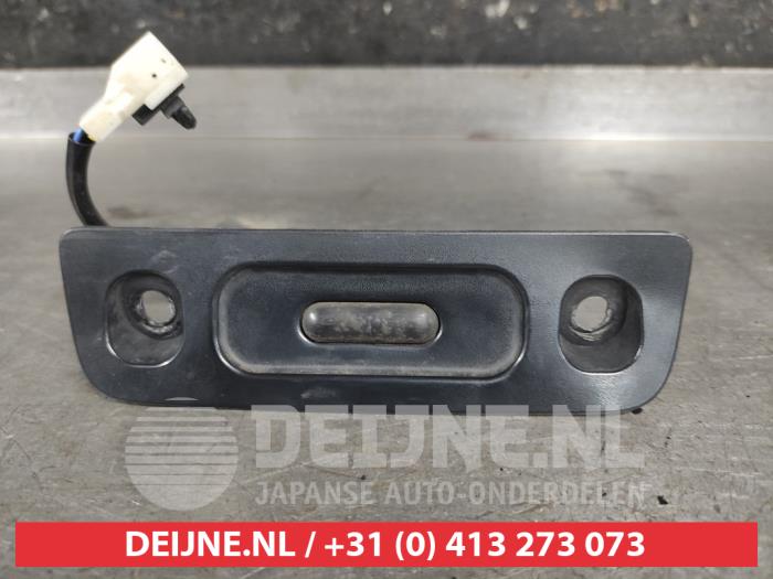 Suzuki Kizashi Tailgate switch O629911