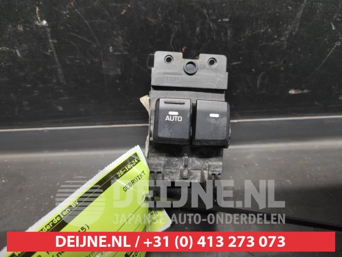 Hyundai I20 Combischakelaar ramen O630004