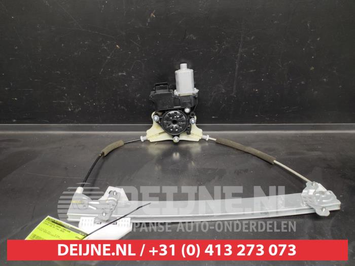 Hyundai I20 Ruitmechaniek 2Deurs links-voor O630008