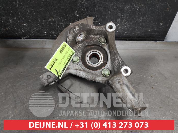 Suzuki Kizashi Fusee rechts-voor O629978