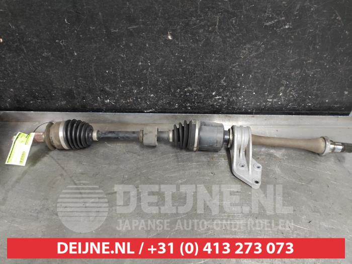 Suzuki Kizashi Aandrijfas rechts-voor O629974