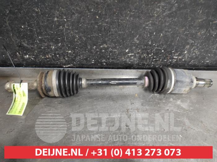 Suzuki Kizashi Aandrijfas links-voor O629973