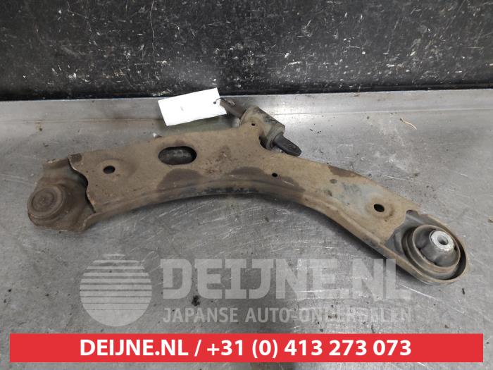 Suzuki Kizashi Draagarm onder rechts-voor O629965