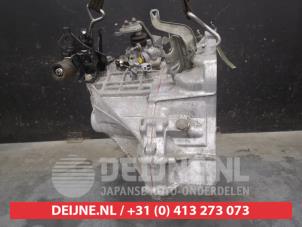 Toyota Yaris Versnellingsbak O630165 foto 2