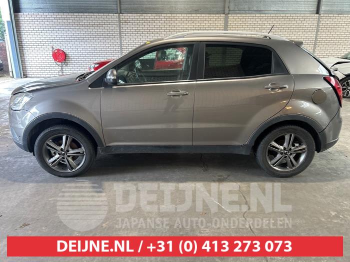 Ssang Yong Korando Portier 4Deurs links-voor O630595