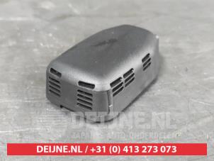 Gebruikte Regensensor Mazda CX-30 (DM) 2.0 e-SkyActiv X 186 M Hybrid 16V Prijs € 25,00 Margeregeling aangeboden door V.Deijne Jap.Auto-onderdelen BV