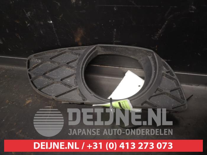 Toyota Yaris Bumper Rooster O630997