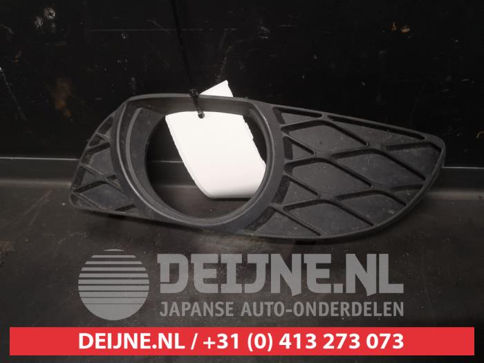 Toyota Yaris Bumper Rooster O630998