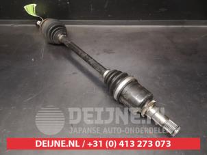 Gebruikte Cardanas links-voor (VWA) Toyota Yaris (P1) 1.3 16V VVT-i Prijs € 25,00 Margeregeling aangeboden door V.Deijne Jap.Auto-onderdelen BV