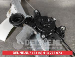 Mazda CX-30 Ruitmechaniek 4Deurs links-voor O631070 foto 2