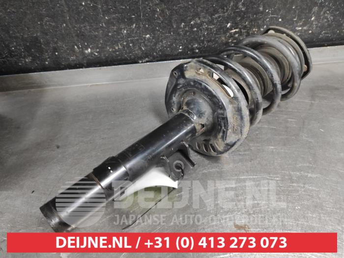 Mazda CX-30 Stoßdämpferstrebe links vorne O631109
