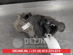 Mazda CX-30 Remklauw (Tang) rechts-achter O631117 foto 3