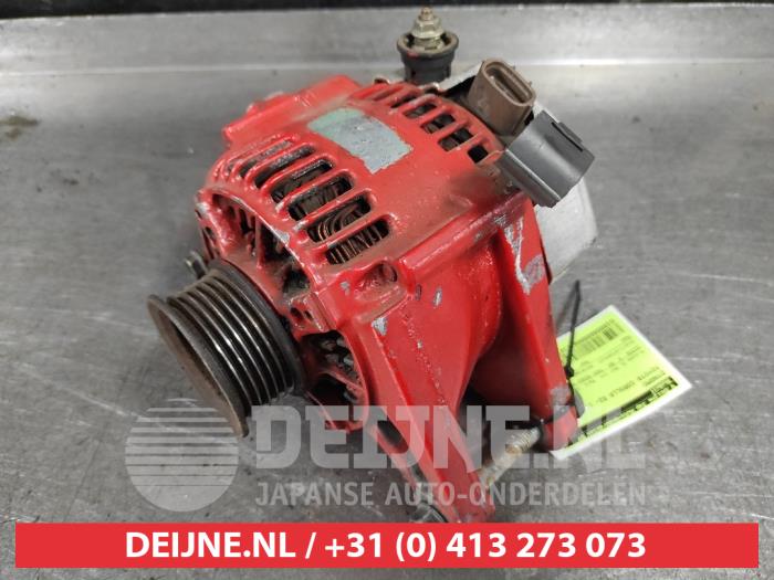 Gebruikte Dynamo Toyota Corolla (E12) 1.8 16V TS VVT-i Prijs € 75,00 Margeregeling aangeboden door V.Deijne Jap.Auto-onderdelen BV