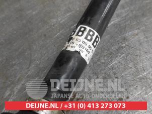 Gebruikte Homokineetas rechts-voor Toyota Yaris II (P9) 1.0 12V VVT-i Prijs € 40,00 Margeregeling aangeboden door V.Deijne Jap.Auto-onderdelen BV