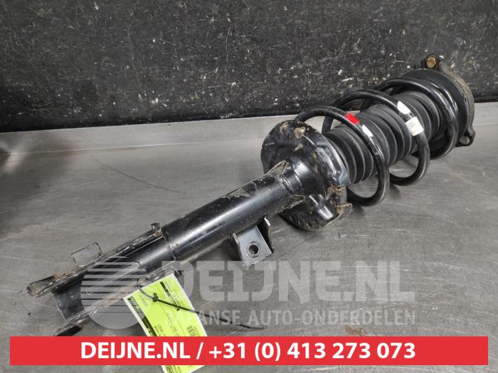Kia Sportage Stoßdämpferstrebe rechts vorne O631331