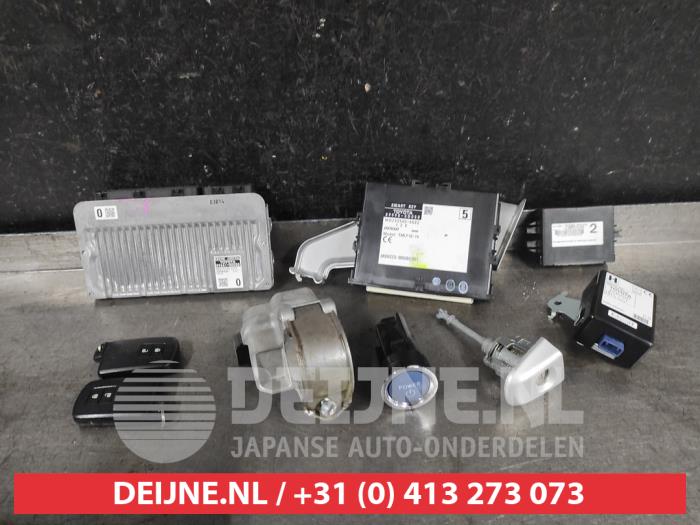 Toyota Yaris Engine management computer O631628