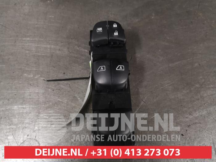 Nissan Juke Kombischalter Fenster O631947