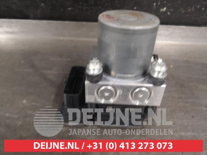 ABS Pomp van een Nissan Juke (F16) 1.0 DIG-T 12V 2019