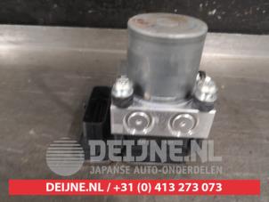 ABS Pomp van een Nissan Juke (F16) 1.0 DIG-T 12V 2019
