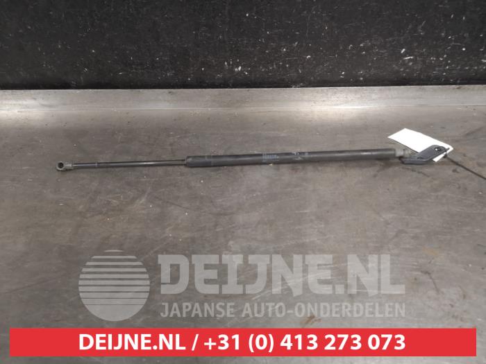 Toyota Prius Plus Gasdemper rechts-achter O632640