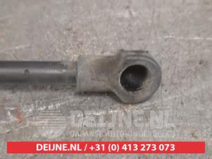 Toyota Prius Plus Gasdämpfer links hinten O632641 foto 2