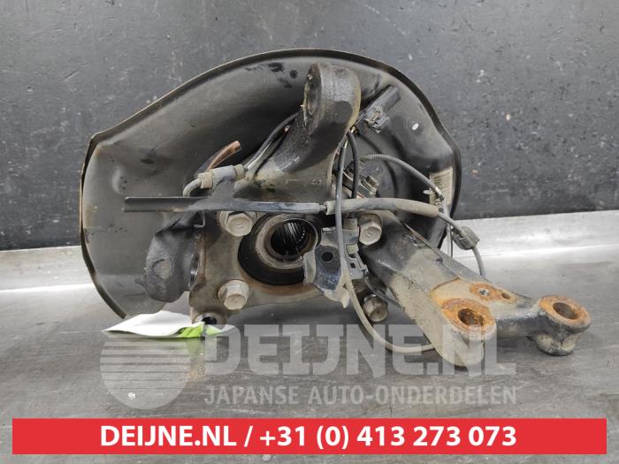 Toyota Prius Plus Fusee links-voor O632642