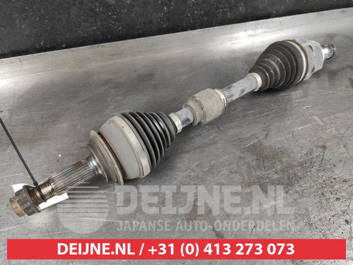 Toyota Prius Plus Aandrijfas links-voor O632643