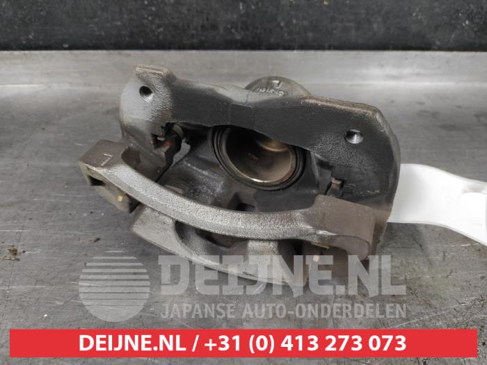 Toyota Prius Plus Remklauw (Tang) links-voor O632646