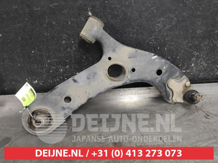 Toyota Prius Plus Draagarm onder rechts-voor O632657