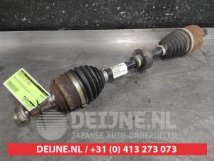 Gebruikte Aandrijfas links-voor Honda Civic (FK1/2/3) 1.6 i-DTEC Advanced 16V Prijs € 50,00 Margeregeling aangeboden door V.Deijne Jap.Auto-onderdelen BV