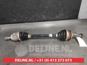Gebruikte Homokineetas links-voor Toyota Yaris III (P13) 1.5 16V Dual VVT-iE Prijs € 50,00 Margeregeling aangeboden door V.Deijne Jap.Auto-onderdelen BV