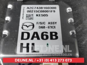 Mazda 2 Front camera O633210 photo 3