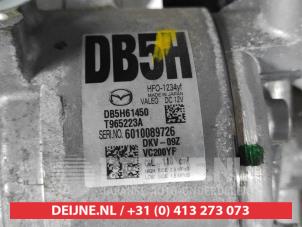 Mazda 2 Aircopomp O633247 foto 3
